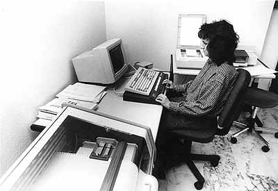 Josiane Rommes am PC